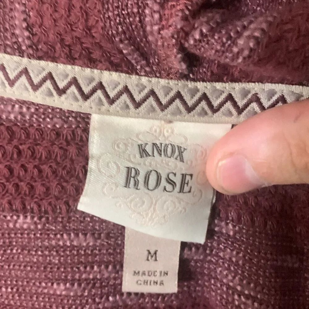 3for$20 Cardigan medium - Picture 4 of 5